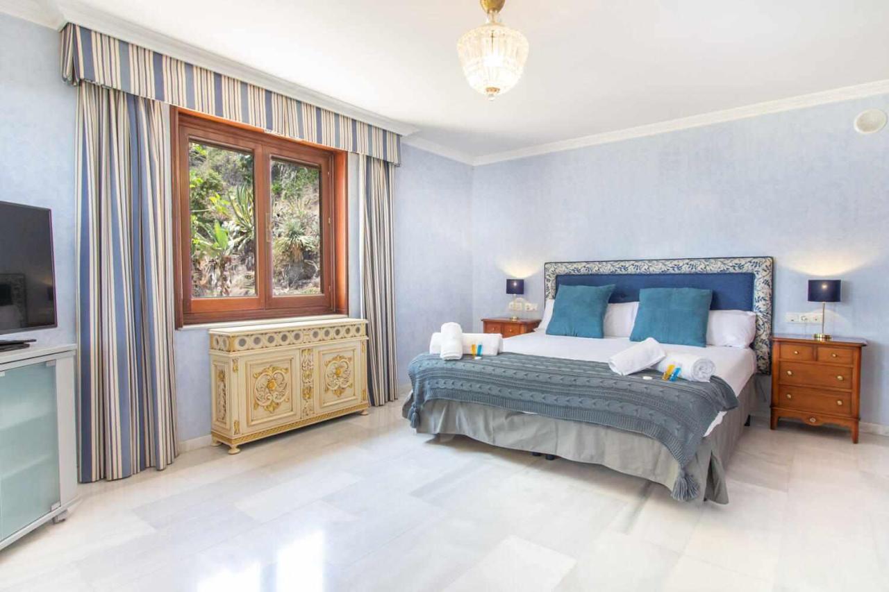 Castle Beach House Luxury Beachfront Villa Málaga Exterior foto