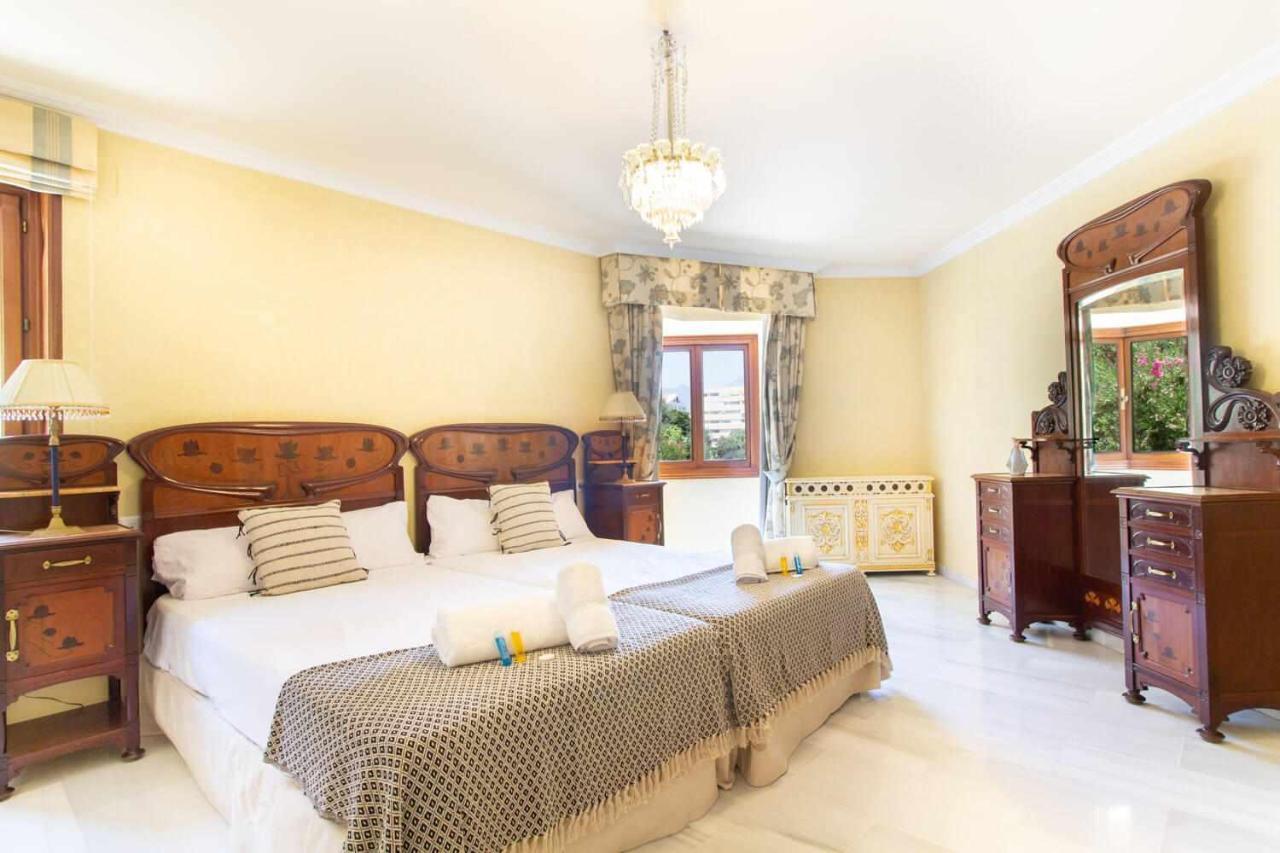 Castle Beach House Luxury Beachfront Villa Málaga Exterior foto
