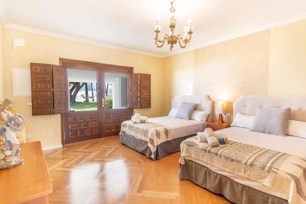 Castle Beach House Luxury Beachfront Villa Málaga Exterior foto